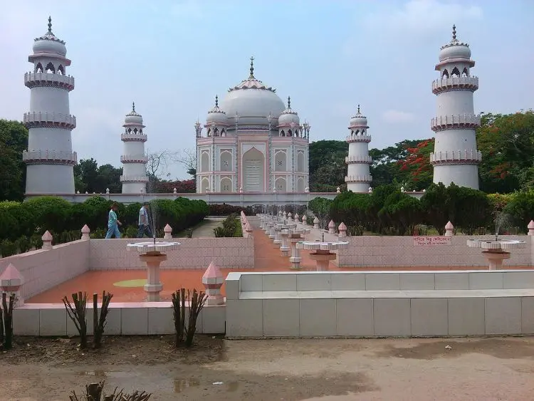 Banglar Taj Mahal