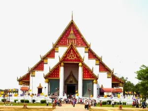 Wihan Phra Mongkhon Bophit