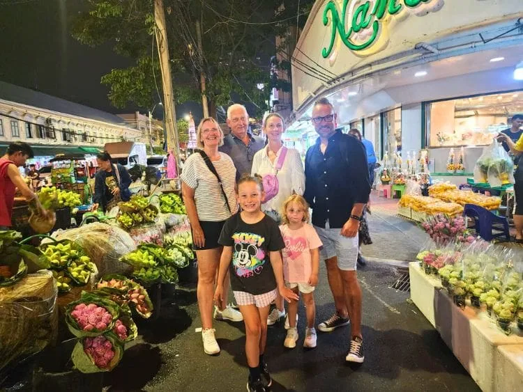 Private Bangkok Tuk Tuk Tour with Dinner Delight