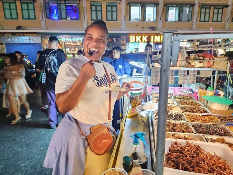 Private Bangkok Tuk Tuk Tour with Dinner Delight