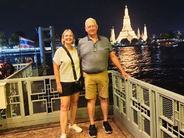 Private Bangkok Tuk Tuk Tour with Dinner Delight