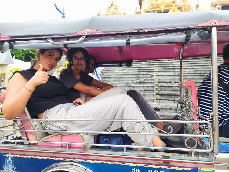Private Bangkok Tuk Tuk Tour with Dinner Delight