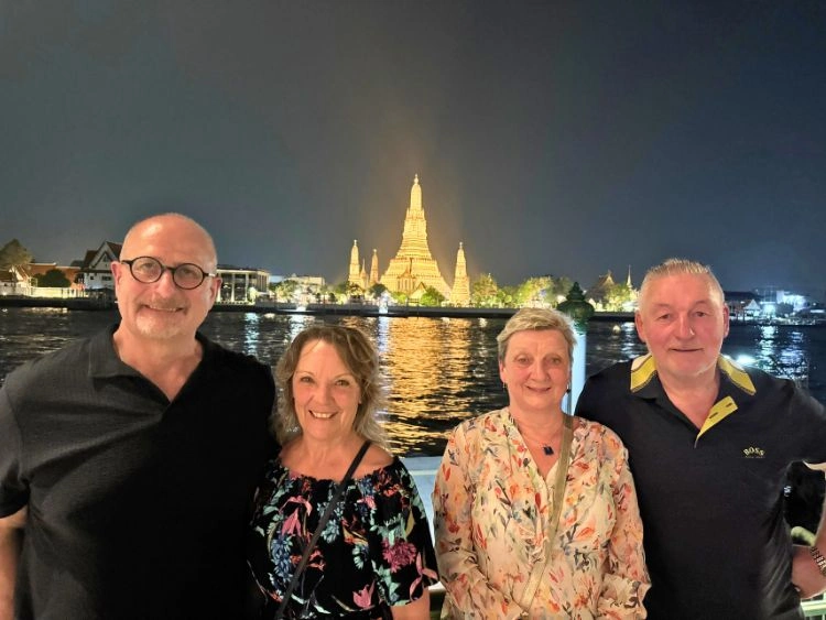 Private Bangkok Tuk Tuk Tour with Dinner Delight