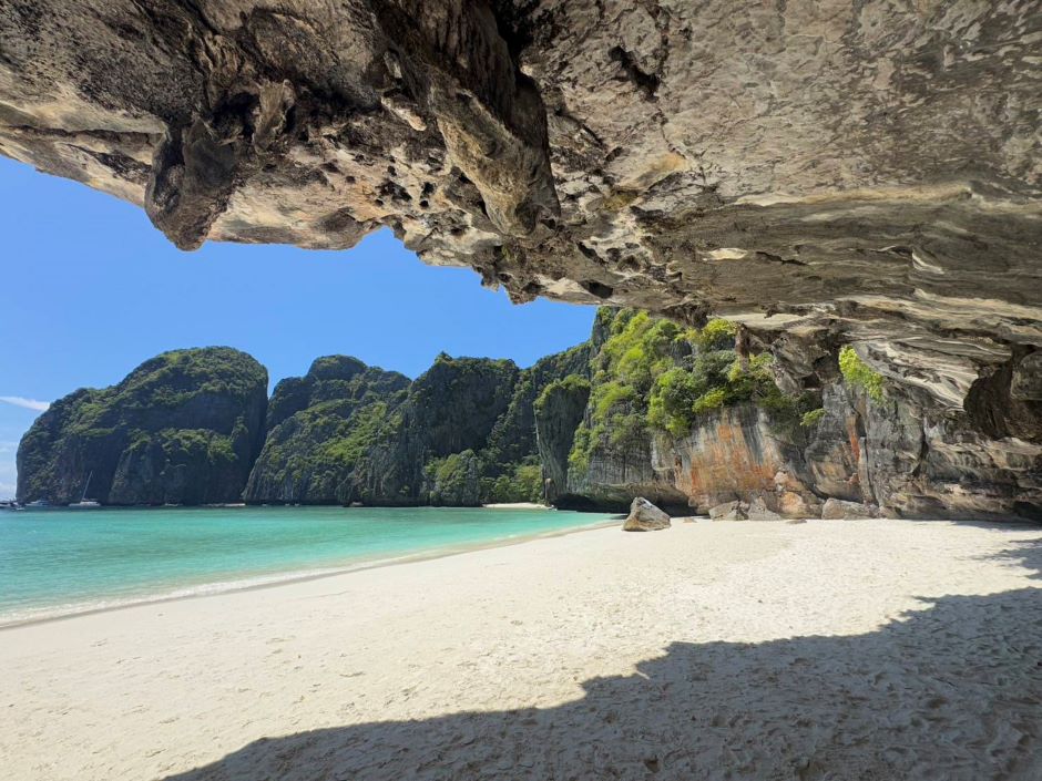 Ultimate Phi Phi & Bamboo Island Adventure by Speed Catamaran