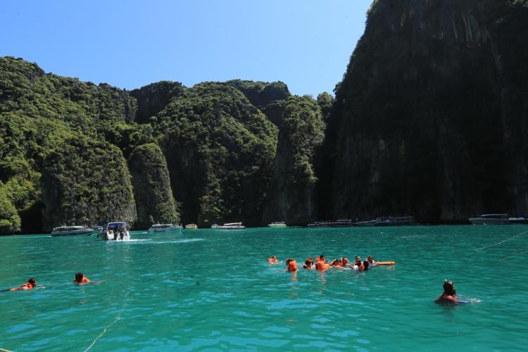 Phuket: Best of Phi Phi Island Speedboat Tour Snorkeling Thrilling Swimming