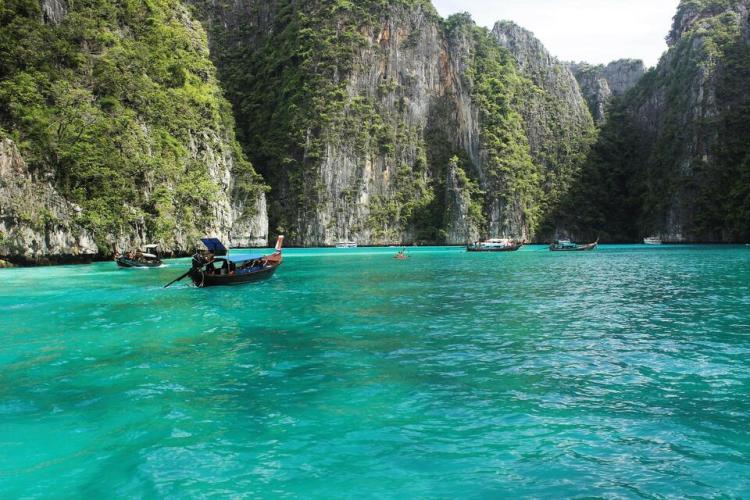 Phuket: Best of Phi Phi Island Speedboat Tour Snorkeling Thrilling Swimming