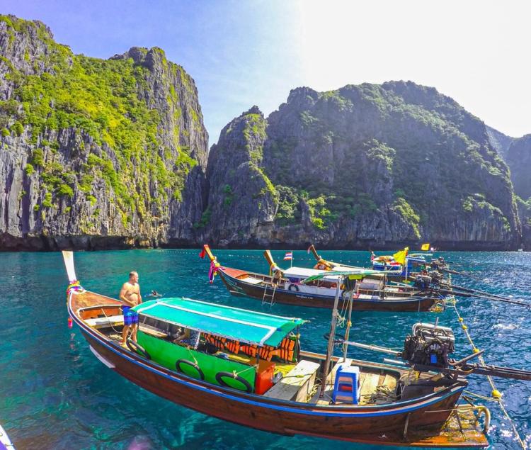 Krabi: Early Bird Phi Phi and 4 Islands Tour Thrilling Experience with Lunch