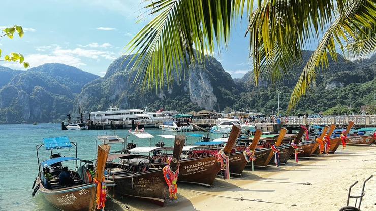 Phuket: Best of Phi Phi Island Speedboat Tour Snorkeling Thrilling Swimming