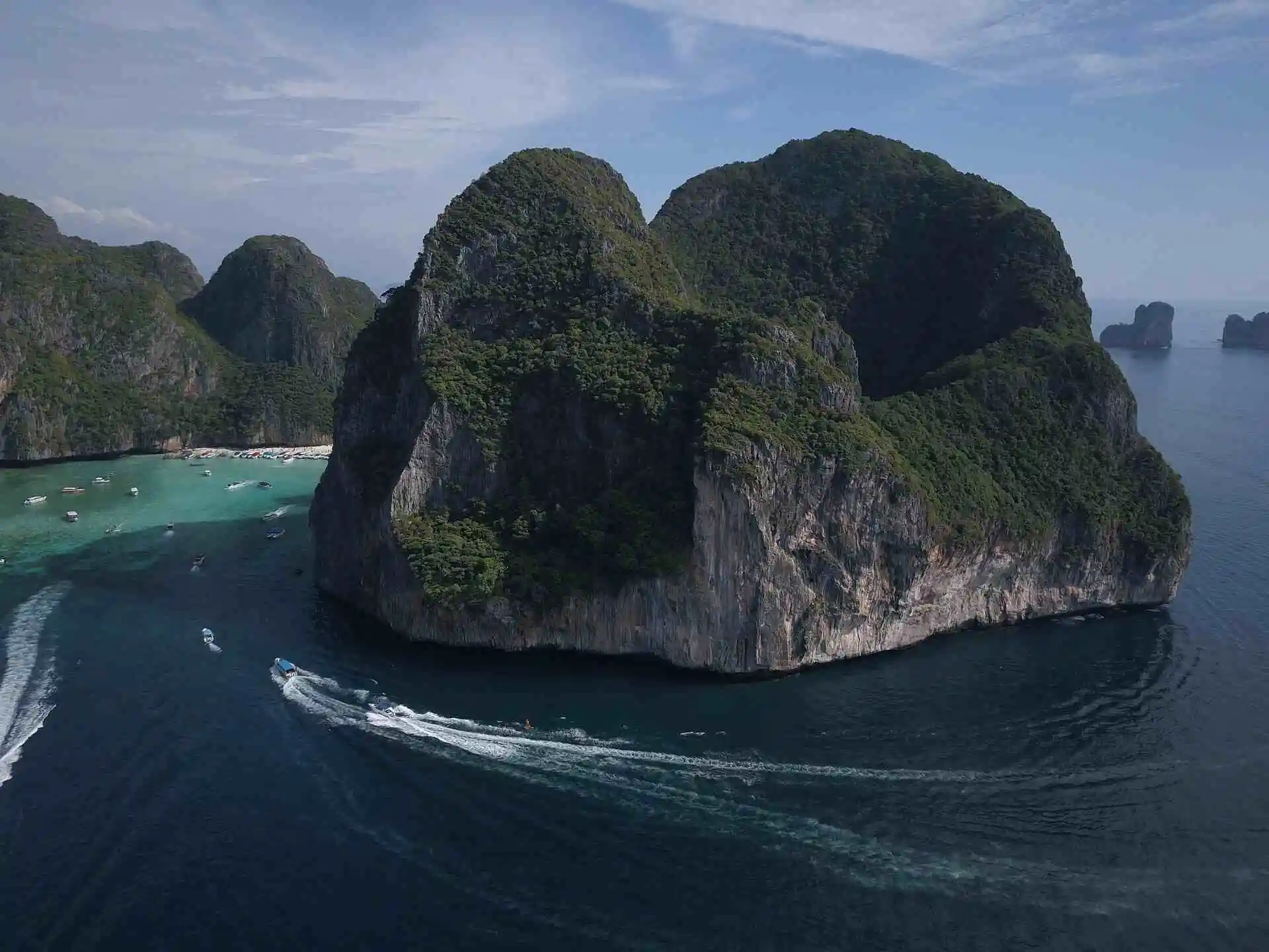 Phi Phi & 4 Islands Sunset Tour by Speedboat from Krabi – Maya Bay, Pileh Lagoon & Sunset BBQ